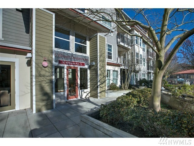 Property Photo:  55 Williams Ave S 407  WA 98057 