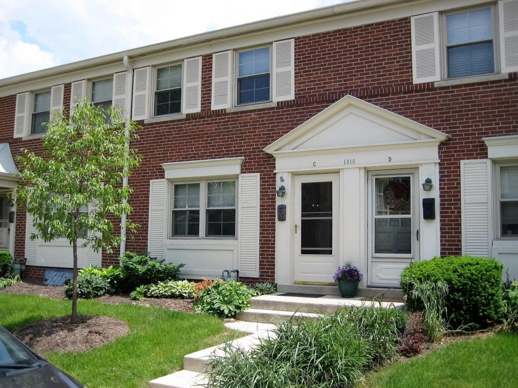Property Photo: 1810 Kings Court OH 43212