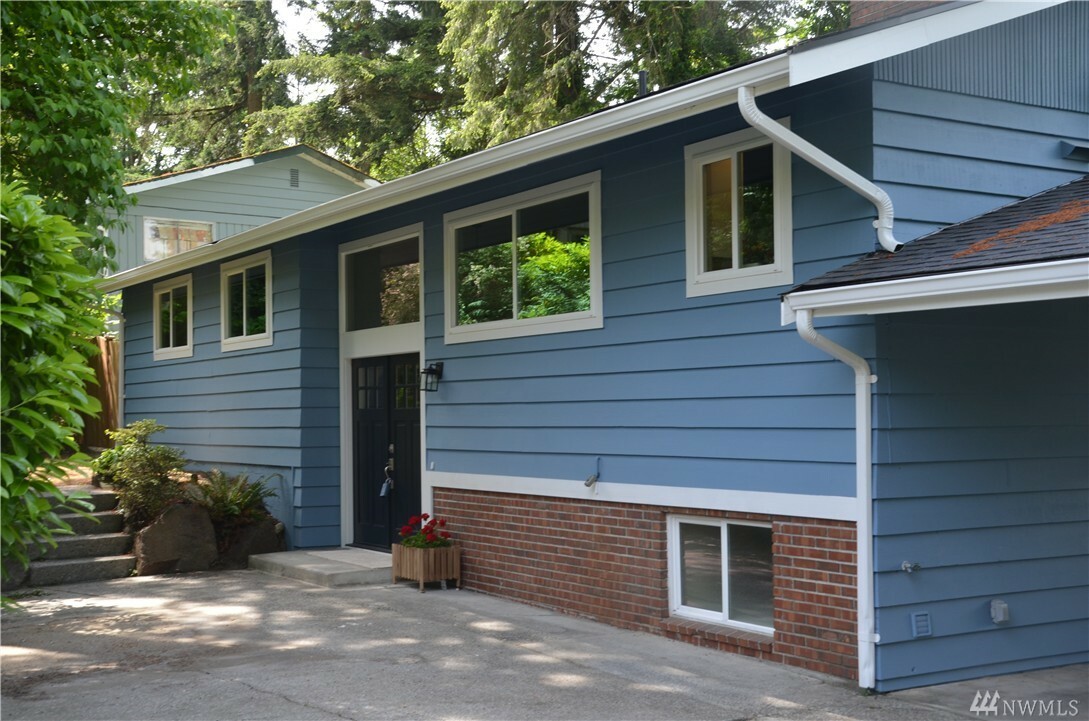 Property Photo:  15526 Juanita Dr NE  WA 98028 