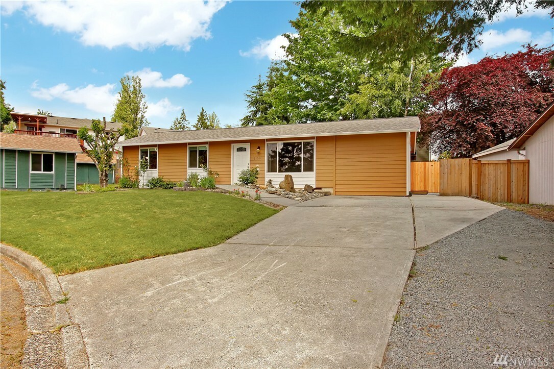 Property Photo:  21001 10th Place W  WA 98036 