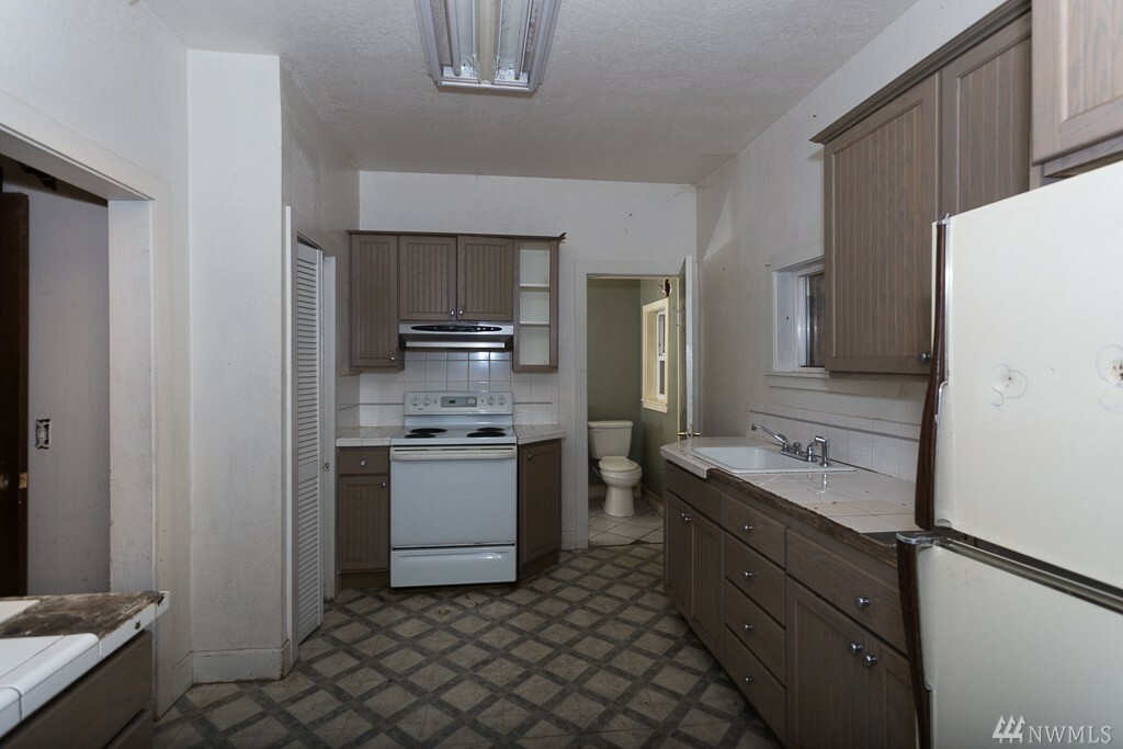 Property Photo: 2516 Lombard Ave WA 98201