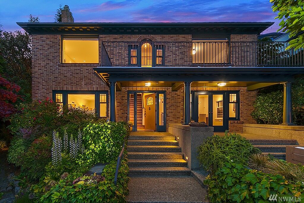 Property Photo: 310 W Prospect St WA 98119