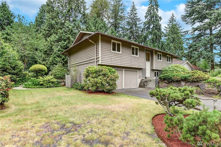 Property Photo:  12035 NE 67th Street  WA 98033 