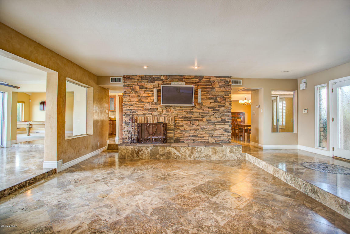 Property Photo: 8246 E Del Cadena Drive AZ 85258