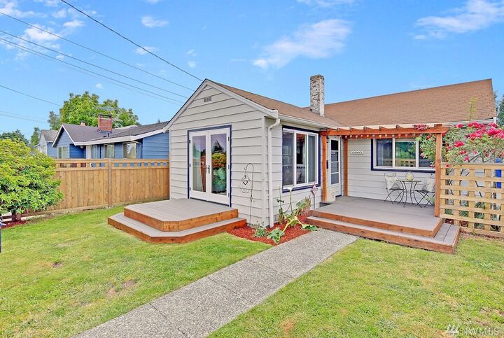 9047 13th Ave SW  Seattle WA 98106 photo