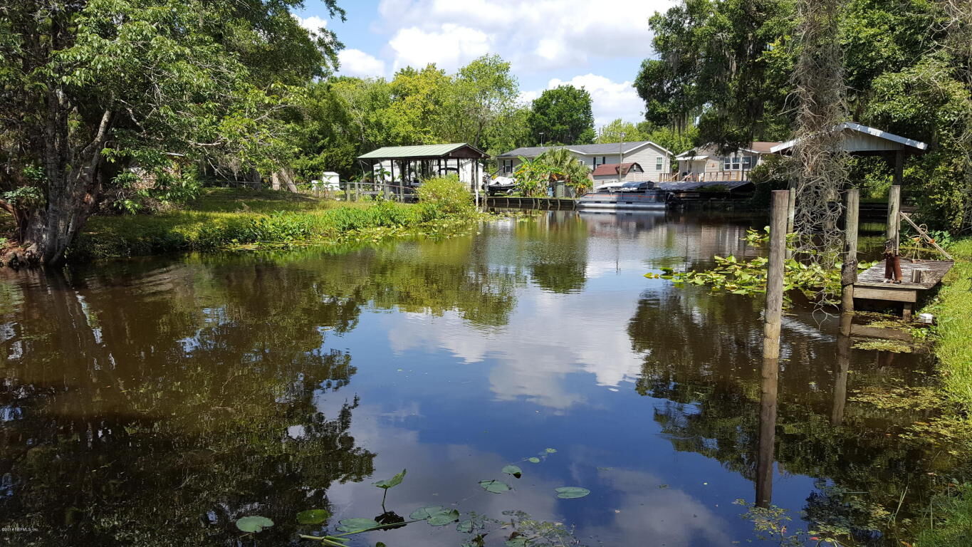 Property Photo: 139 Rivershore Drive FL 32187