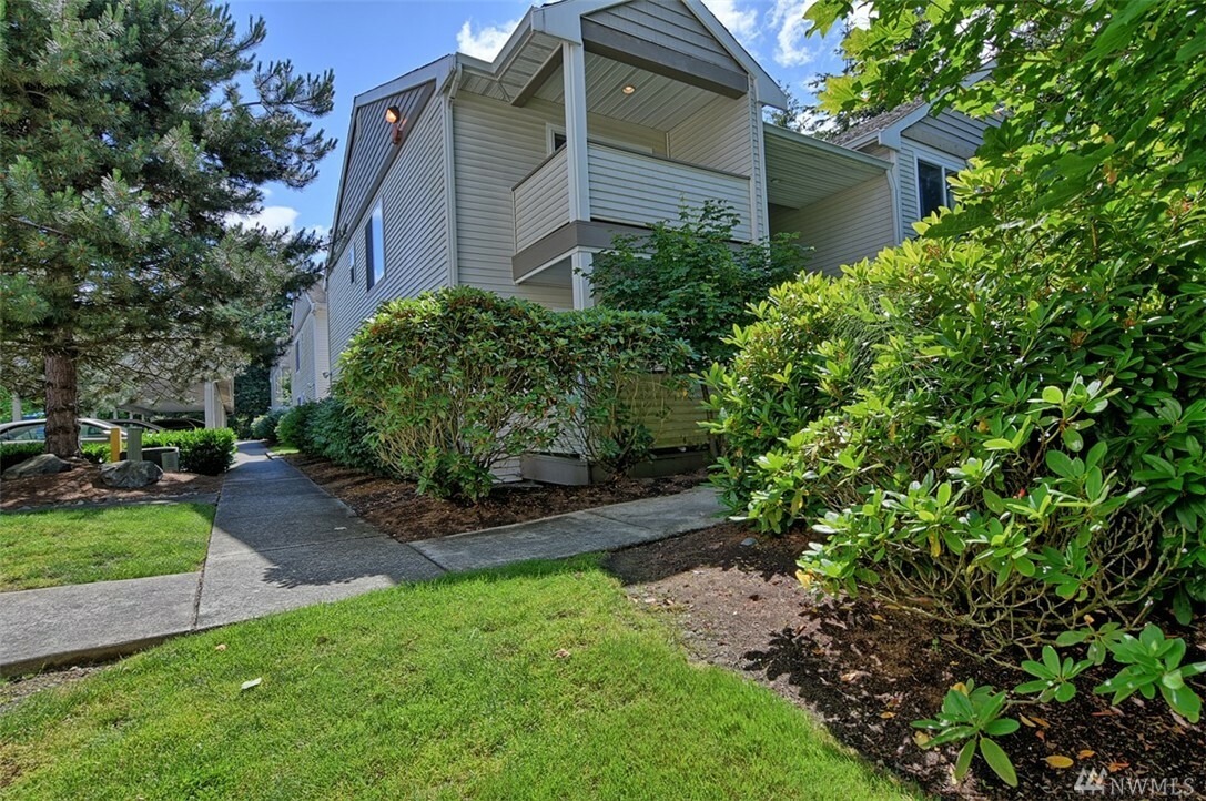 Property Photo: 19730 50th Ave W 201 WA 98036