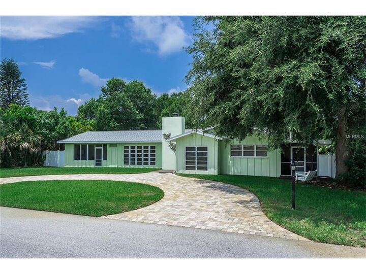 Property Photo:  624 Ravenna Street  FL 34285 
