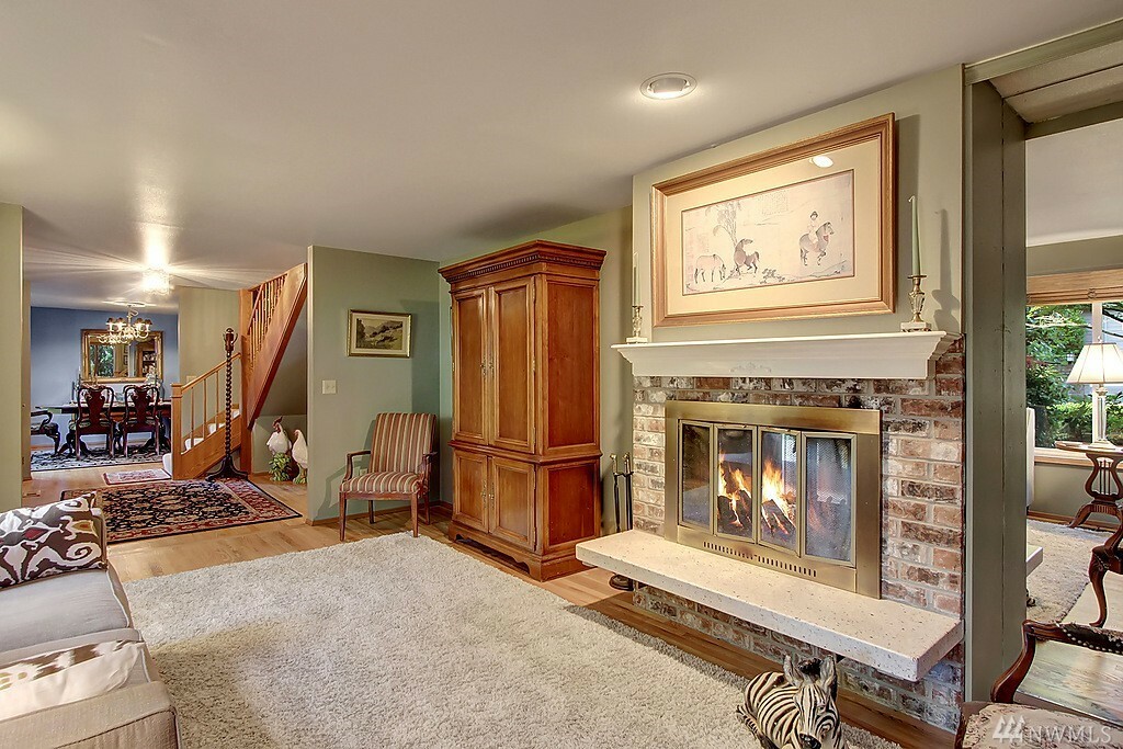 Property Photo: 10920 NE 59th St WA 98033