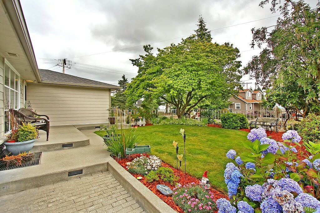 Property Photo:  6806 Berkshire Dr  WA 98203 