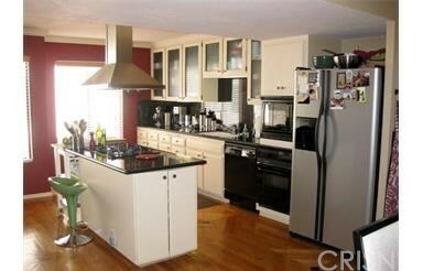 Property Photo:  12821 Moorpark Street 2  CA 91604 