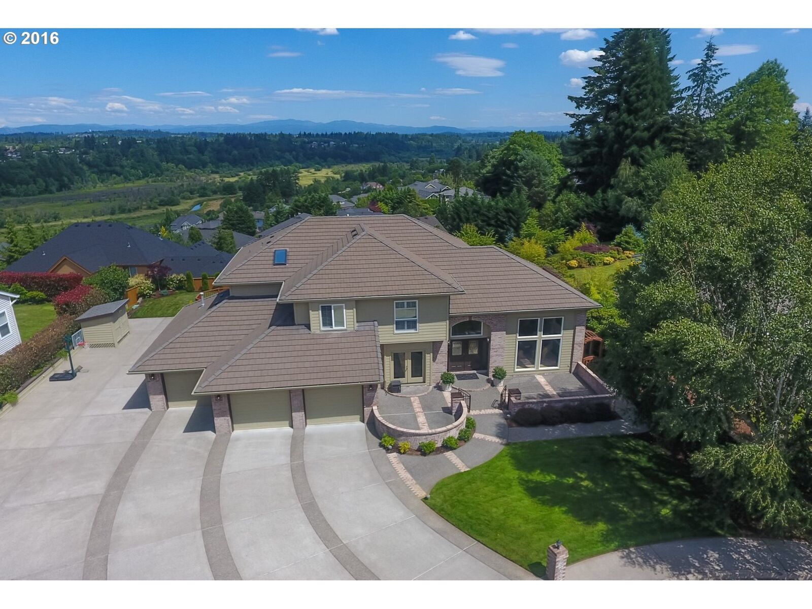 Property Photo: 13203 NW 35th Ct WA 98685