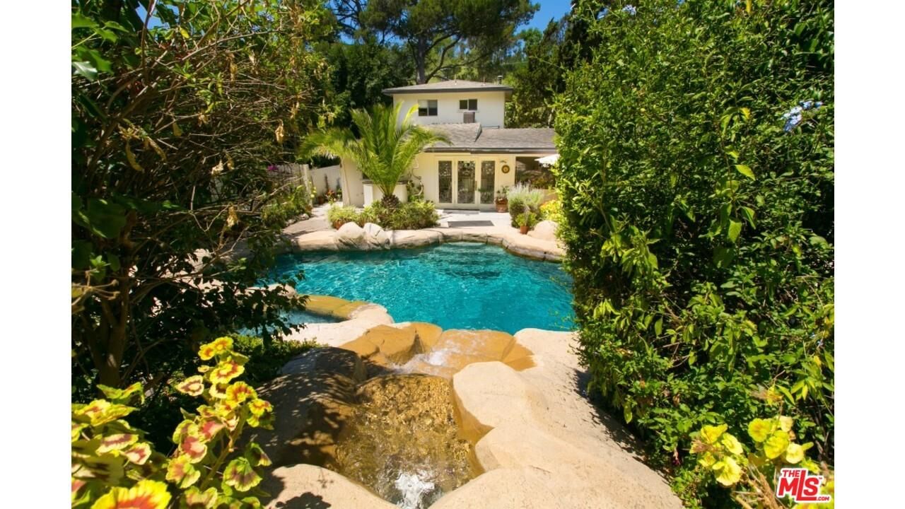 Property Photo:  2174 Roscomare Rd  CA 90077 