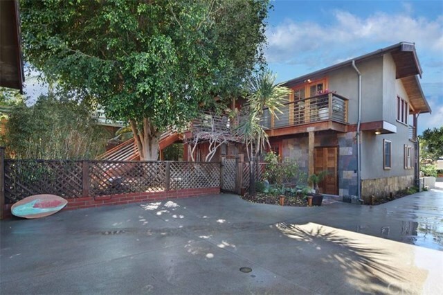 Property Photo:  862 Catalina Upper  CA 92651 