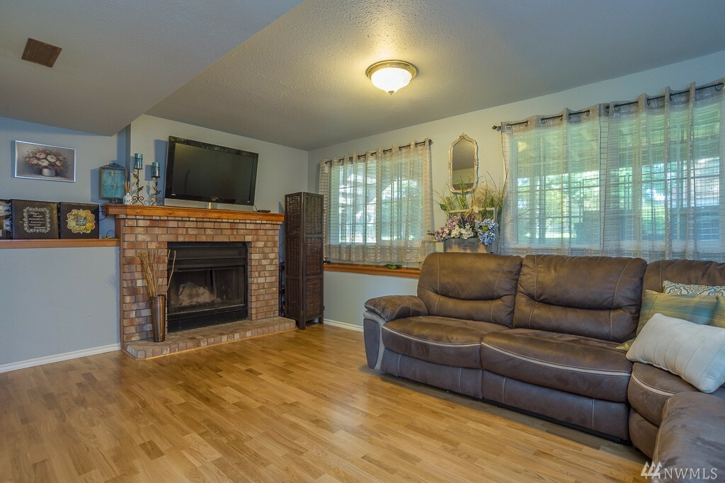 Property Photo: 15705 97th Av Ct E WA 98375