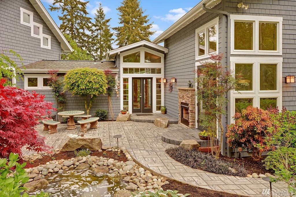 Property Photo:  10555 NE Morning Lane  WA 98110 