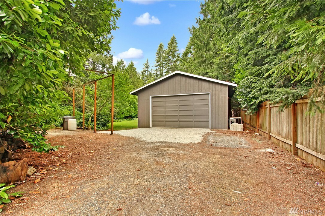 Property Photo:  19041 NE 165th Place  WA 98072 