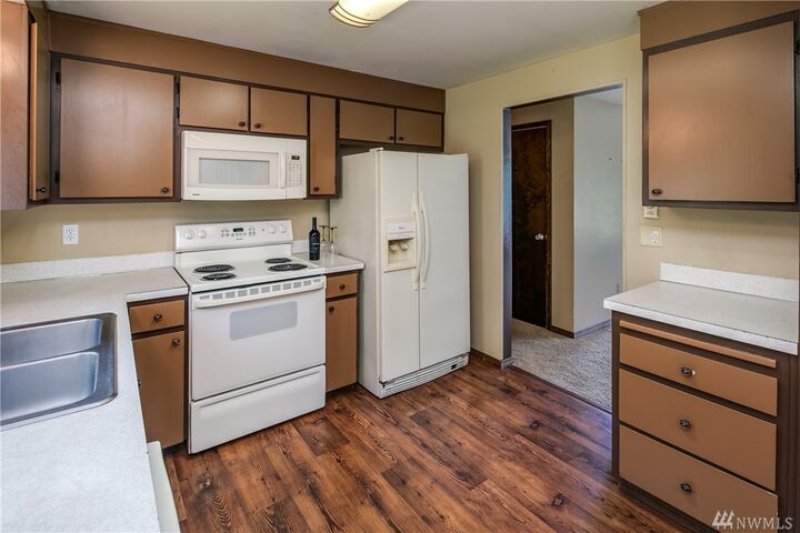 Property Photo:  2437 Lyn Ct  WA 98240 