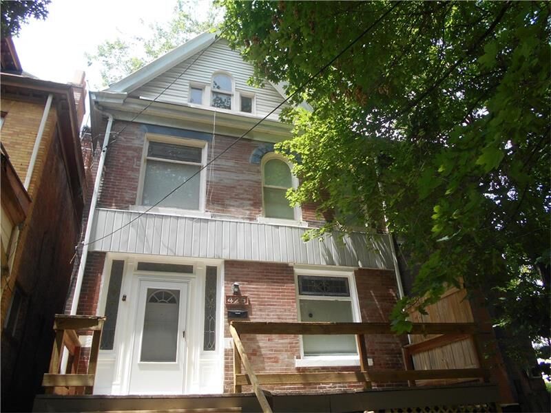 Property Photo: 425 West PA 15221