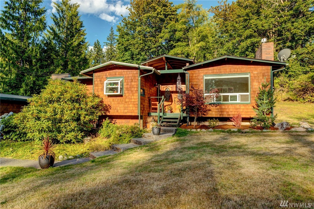 Property Photo: 1300 Bonanza Wy WA 98229