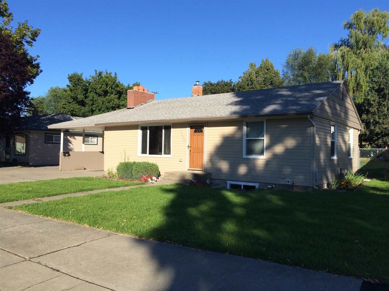 Property Photo: 6008 N Cochran St WA 99205