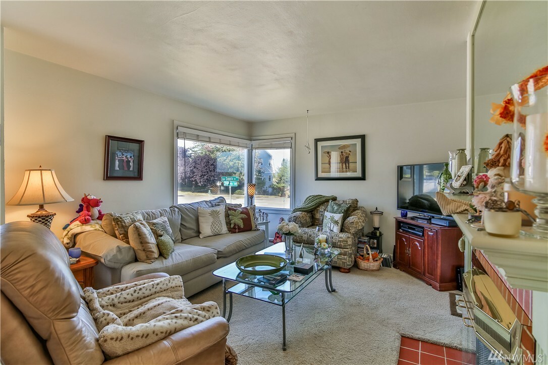 Property Photo:  3903 SW Dakota St  WA 98116 