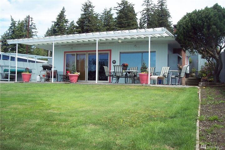 Property Photo: 4218 76th Place NW WA 98271