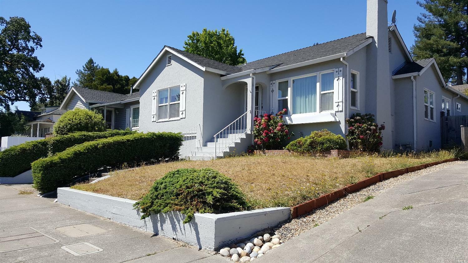 Property Photo:  554 562 South Main Street  CA 95472 