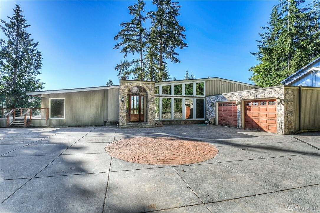 Property Photo:  621 W Lake Sammamish Pkwy NE  WA 98008 