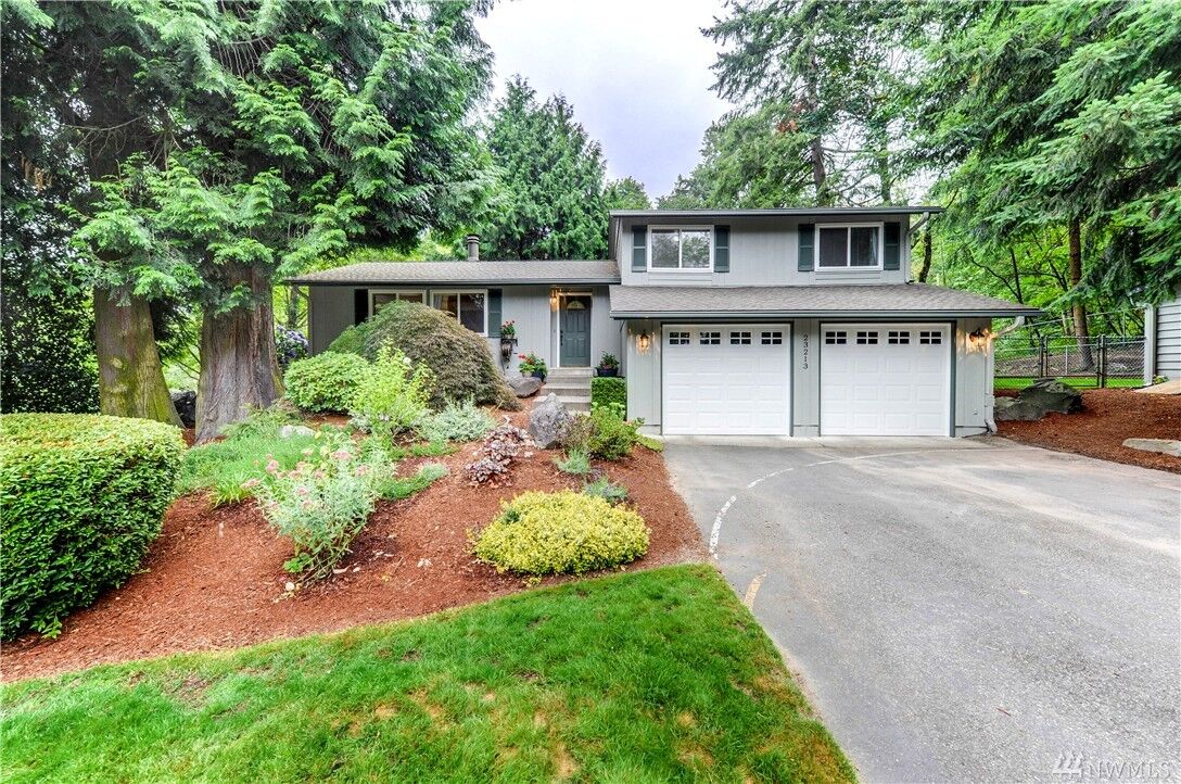 Property Photo:  23213 39th Ave SE  WA 98021 
