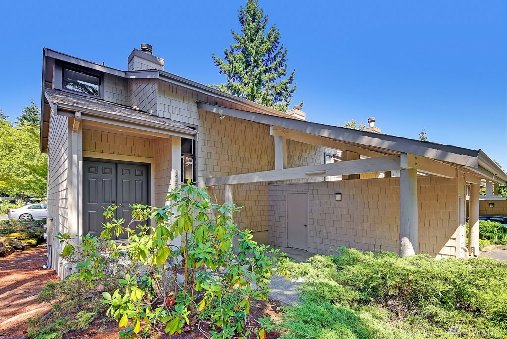 Property Photo:  14635 NE 35th St 18  WA 98007 