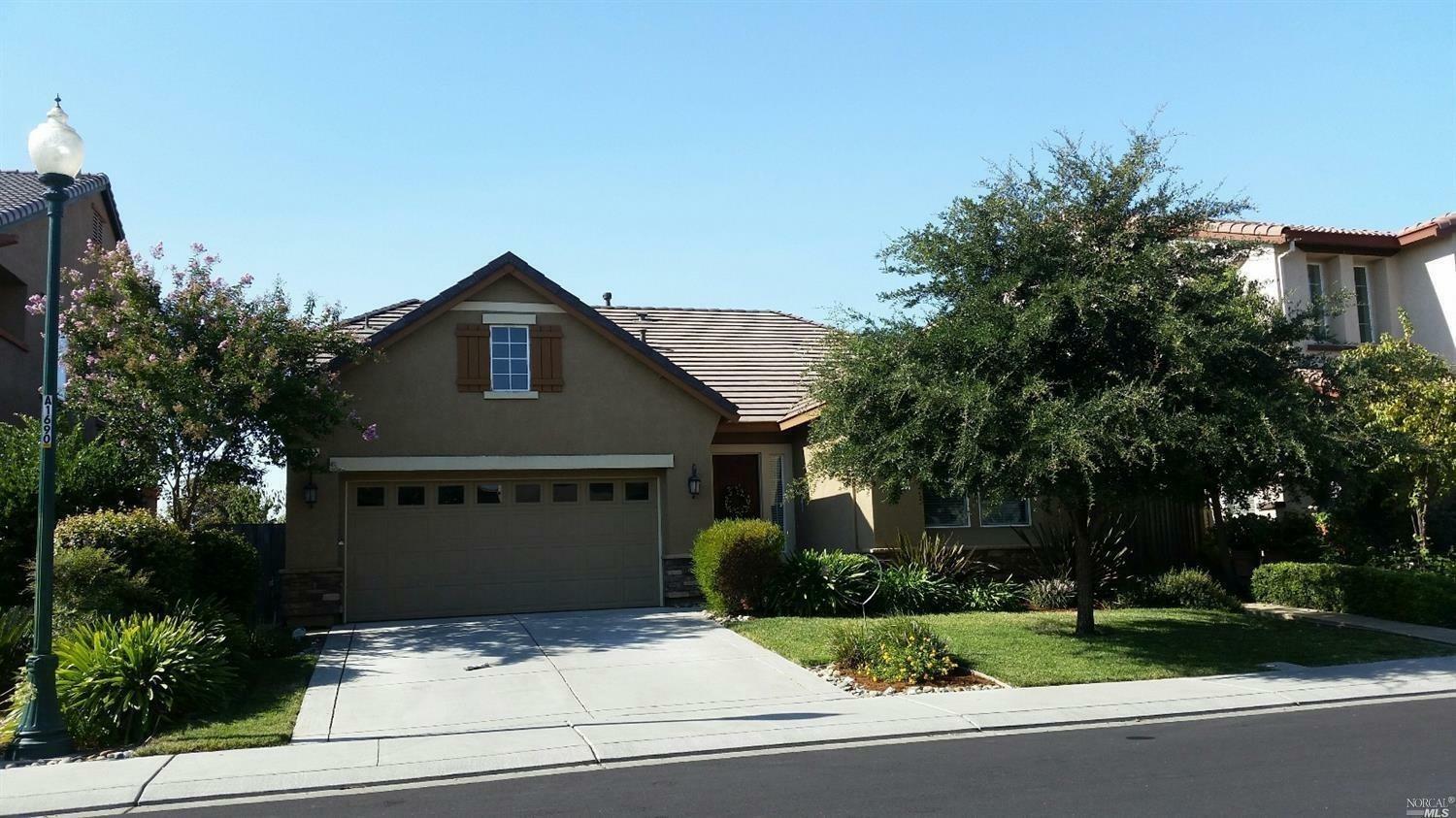 Property Photo:  537 Canterbury Circle  CA 95687 