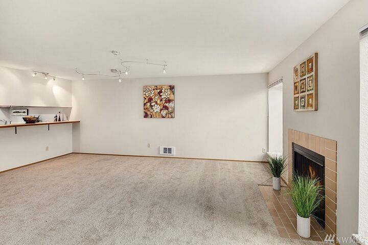 Property Photo: 7418 W Lake Sammamish Pkwy NE WA 98052