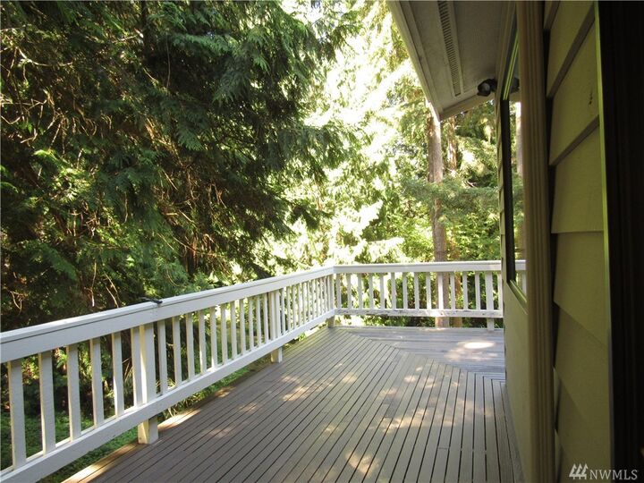 Property Photo: 7027 174th St SW WA 98026