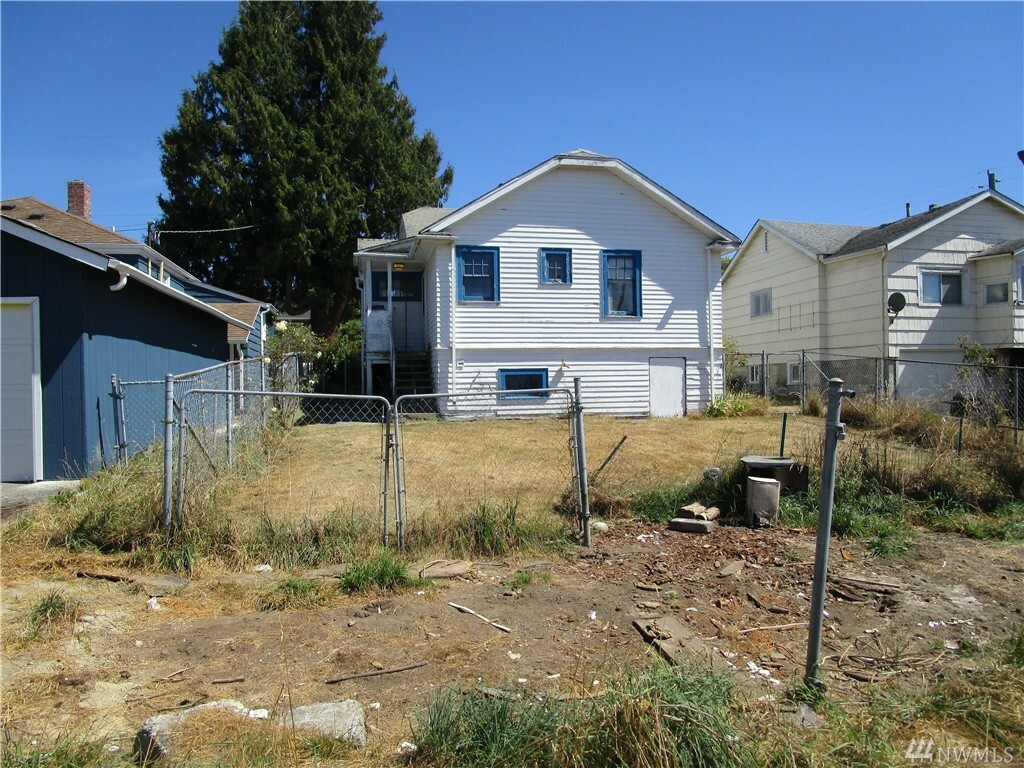 Property Photo:  5565 23rd Ave S  WA 98108 