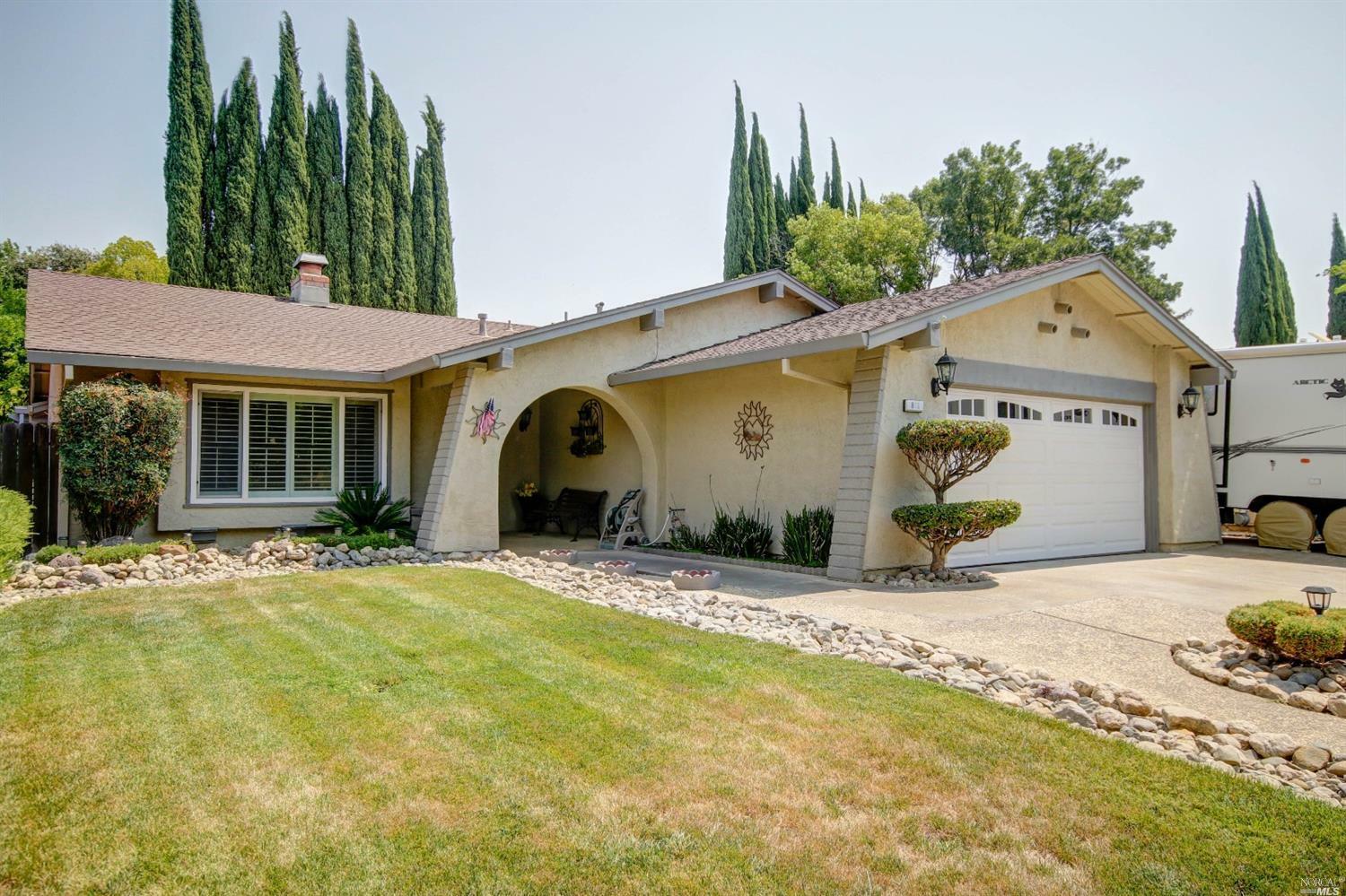 Property Photo:  878 Arbor Oaks Drive  CA 95687 