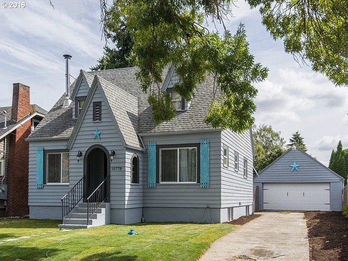Property Photo: 10778 SE 28th Ave OR 97222