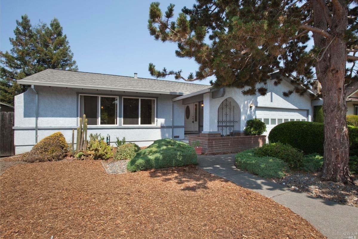 Property Photo:  2813 Creekside Road  CA 95405 