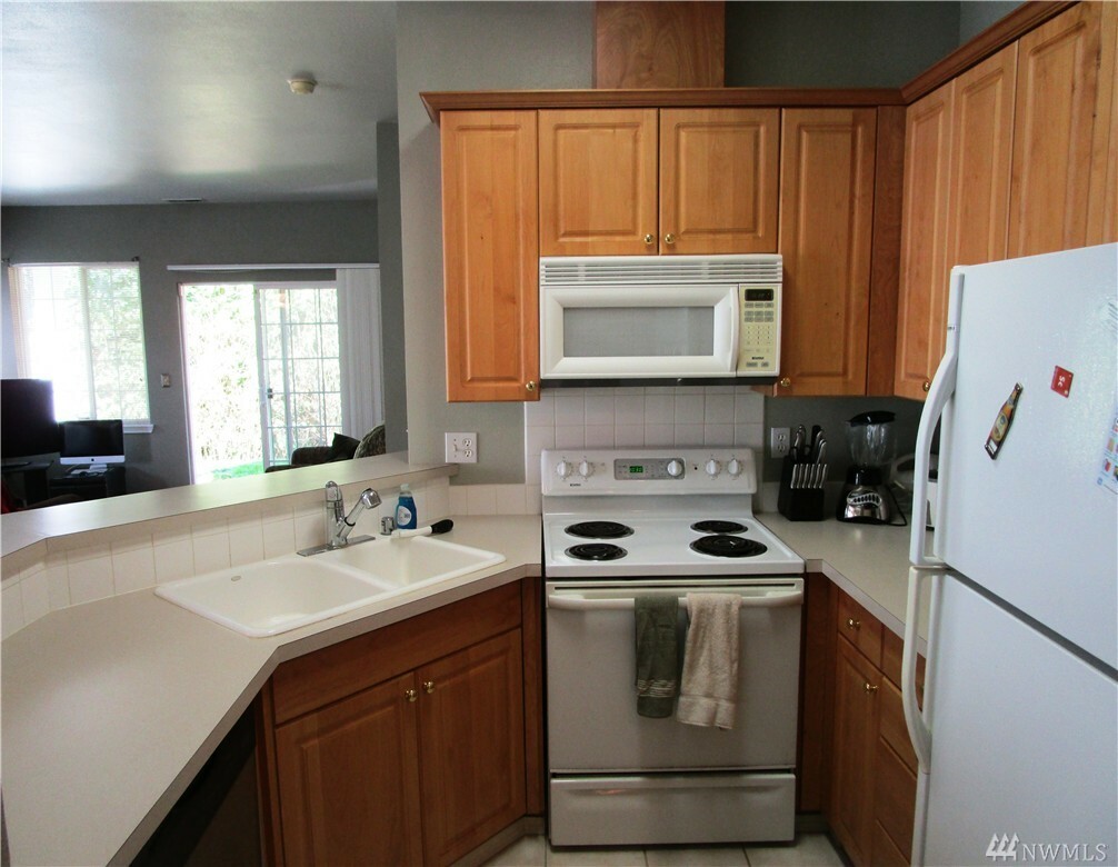 Property Photo:  2751 Diamond Lp E  WA 98354 