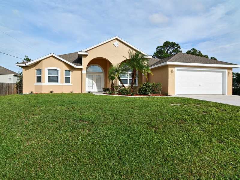 Property Photo:  2315 SW Mountwell St  FL 34984 