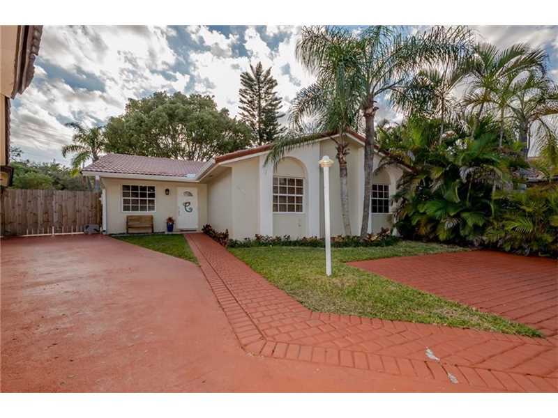 Property Photo: 7574 SW 113th Ct FL 33173