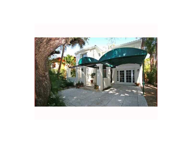 Property Photo: 3863 Irvington Av FL 33133