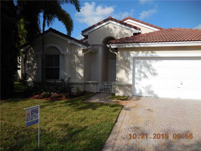 Property Photo:  4907 SW 32 Wy  FL 33312 