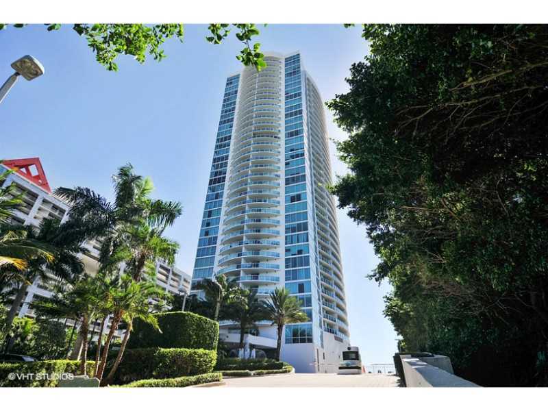 Property Photo:  2101 Brickell Av 1011  FL 33129 