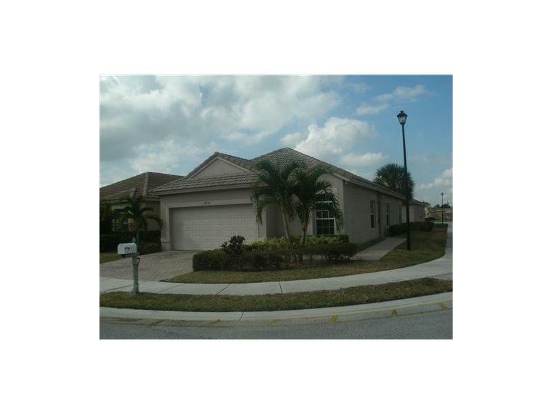 Property Photo: 2721 Willow Av FL 33311