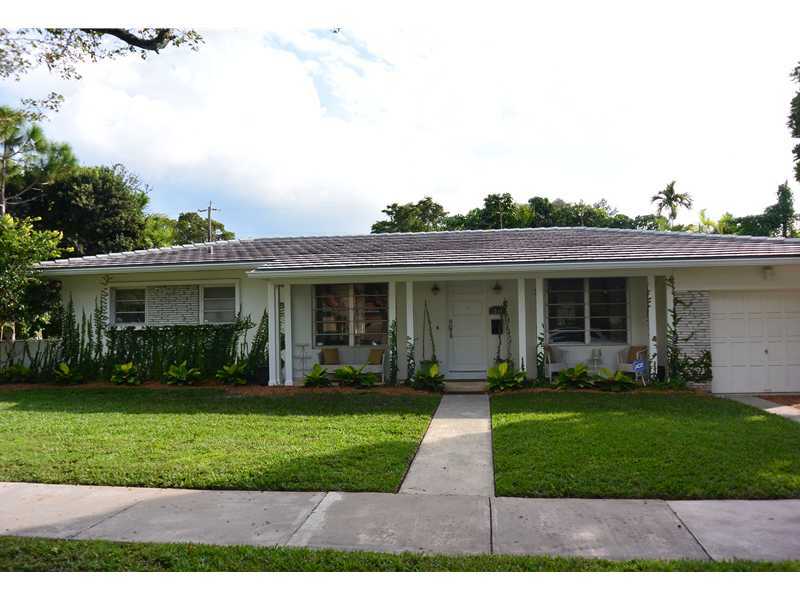 Property Photo: 1514 Consolata Av FL 33146