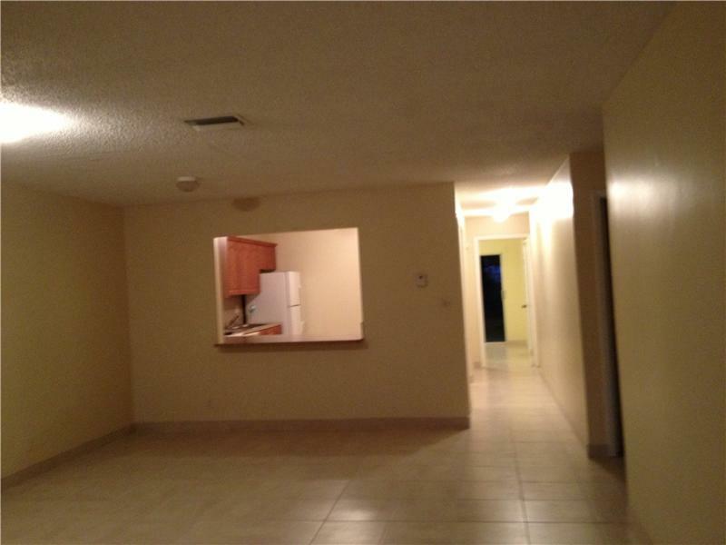 Property Photo:  4065 SW 51st St  FL 33314 