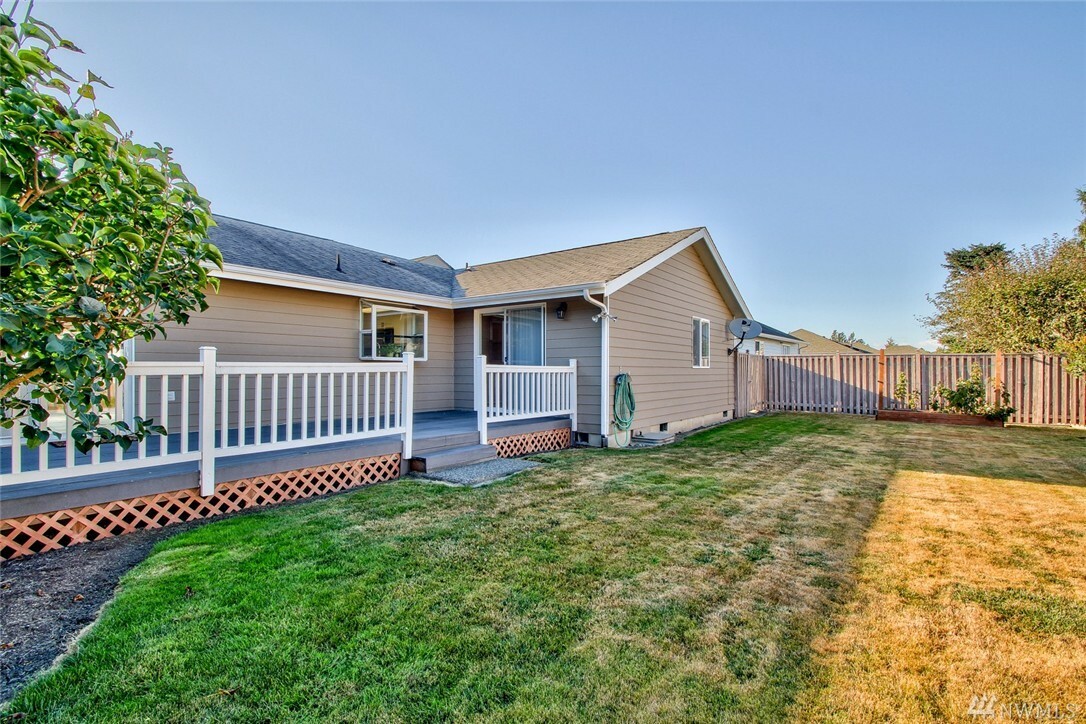 Property Photo:  12230 Bayhill Dr  WA 98233 