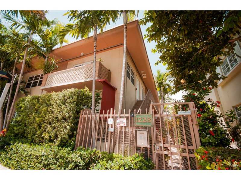 Property Photo: 1228 Pennsylvania Av 11 FL 33139