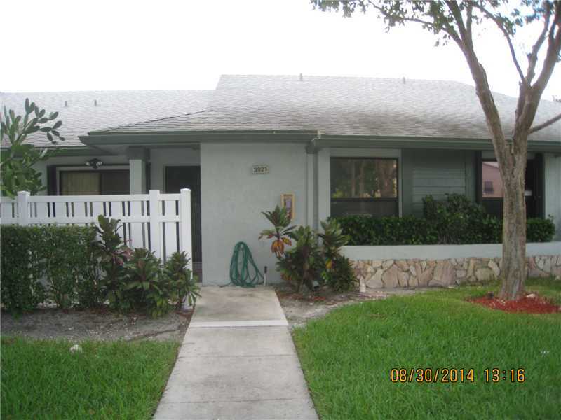 Property Photo:  3921 Carambola Cr 29115  FL 33066 